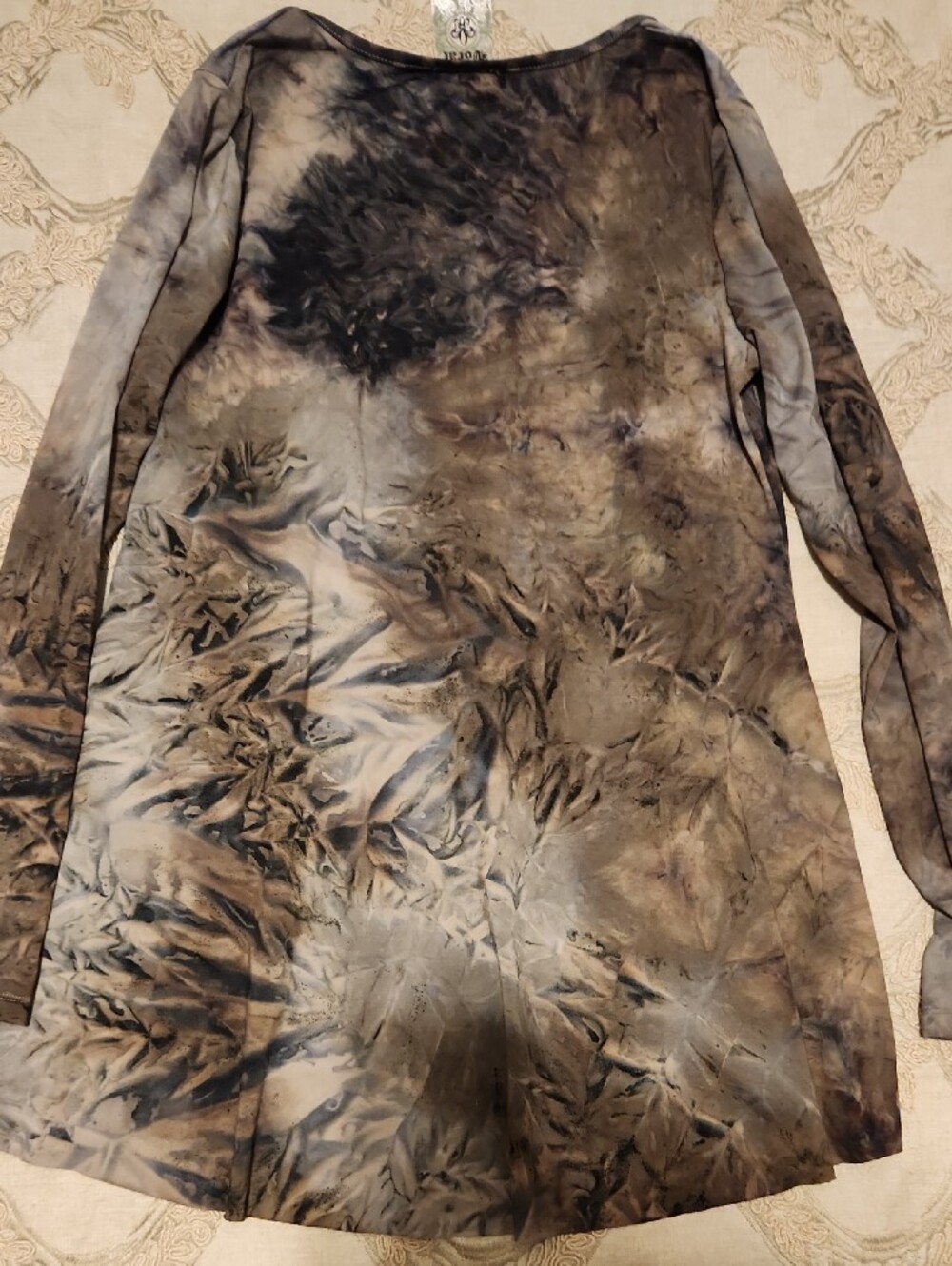 Vocal Long Sleeve V-Neck Tie-Dye Top in Gray and Brownsz L - Picture 3 of 4